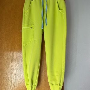 Figs limited edition scrub pants citrine XSPetite